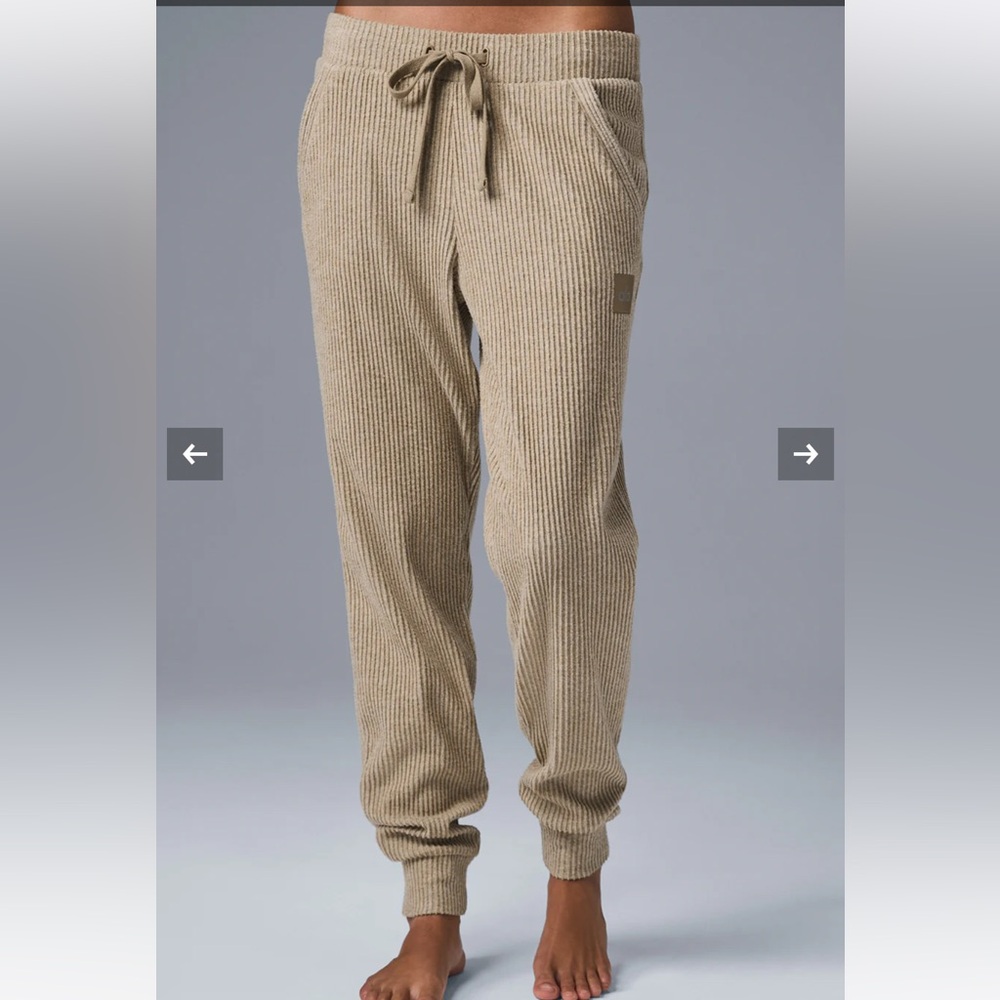 Alo yoga muse sweatpant gravel heather medium